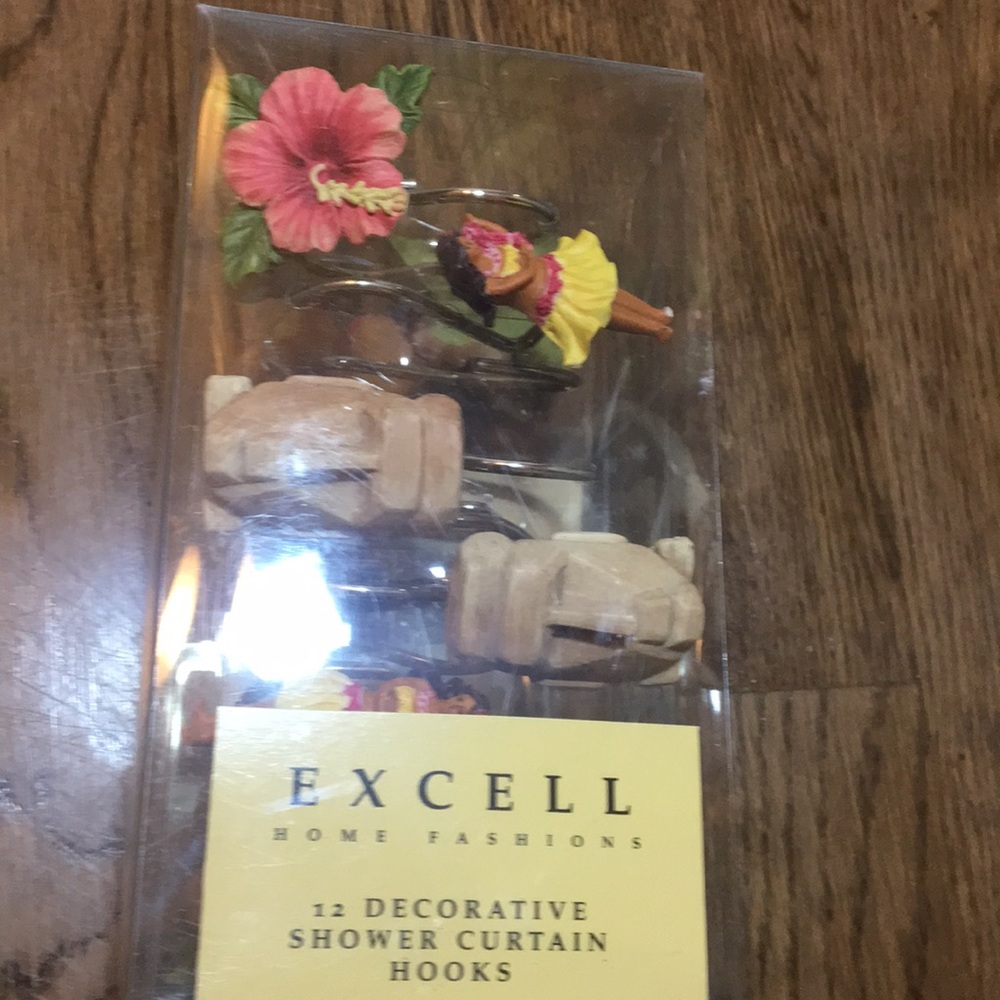 12 Decorative shower curtain hooks